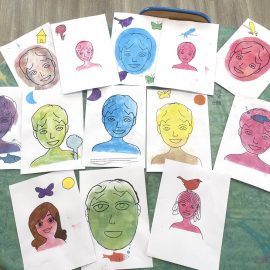 Atelier au centre de loisir de Levroux. Lecture-couleur sur le thème du livre » Je ne parlerai plus » de Kouam Tawa et Philippe Reich.